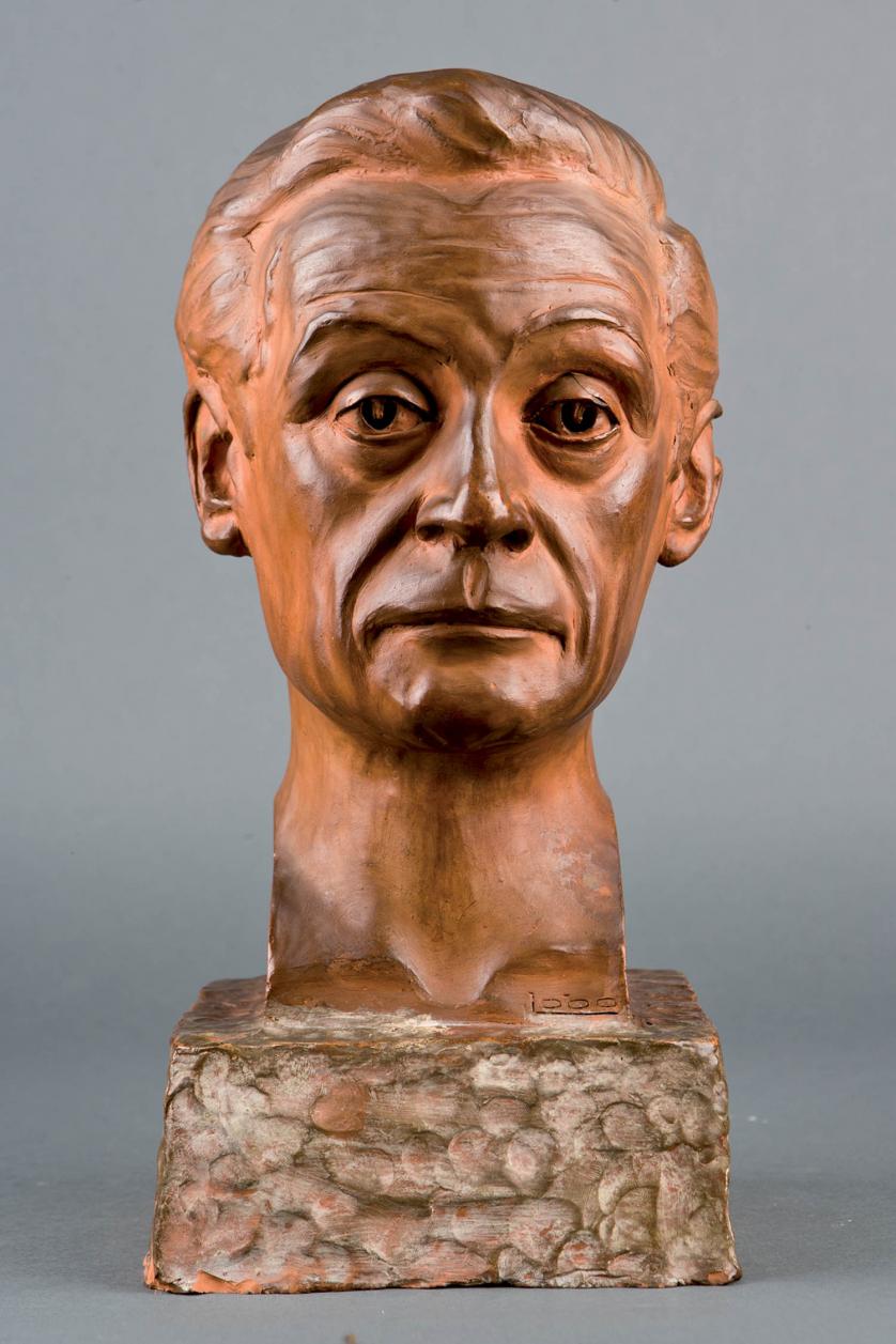 "Enrique Jardiel Poncela". Busto de terracota pati