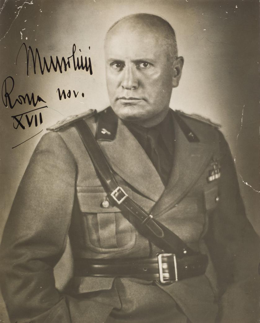 Fotografía de Mussolini, autografiada