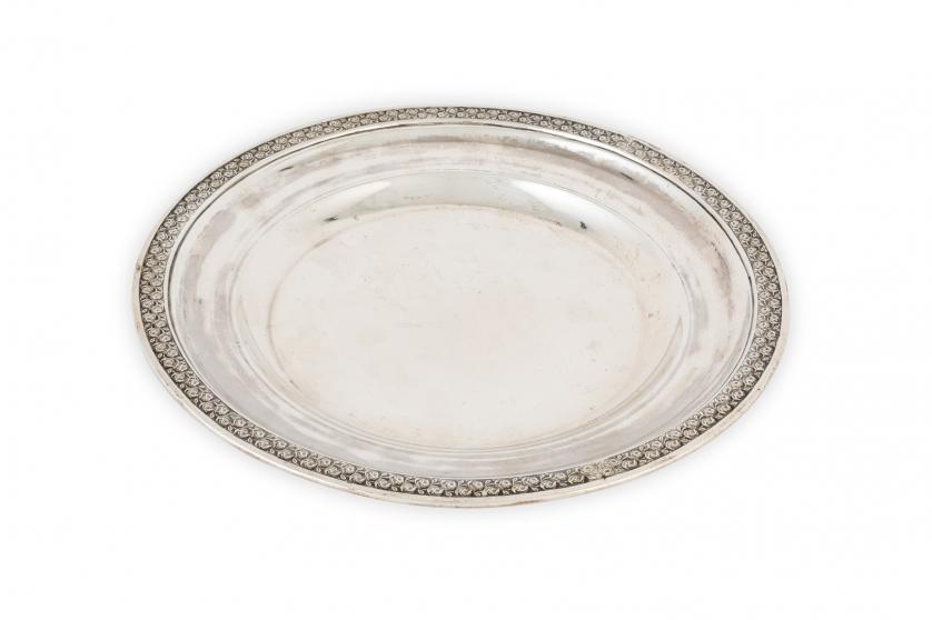 A Spanish silver dish. 19th Century