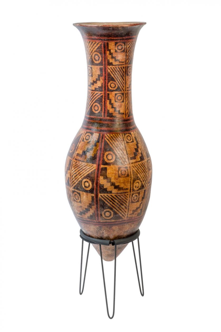 Great Narino Amphora. 500-1200 AD