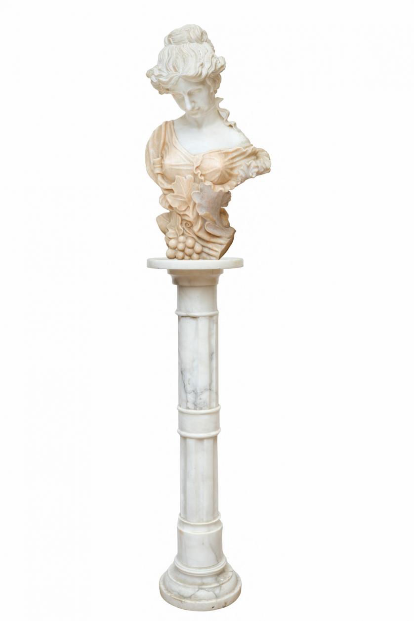 Escuela Italiana S. XX. Busto femenino de mármol