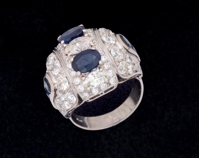 Diamond and sapphire platinum ring