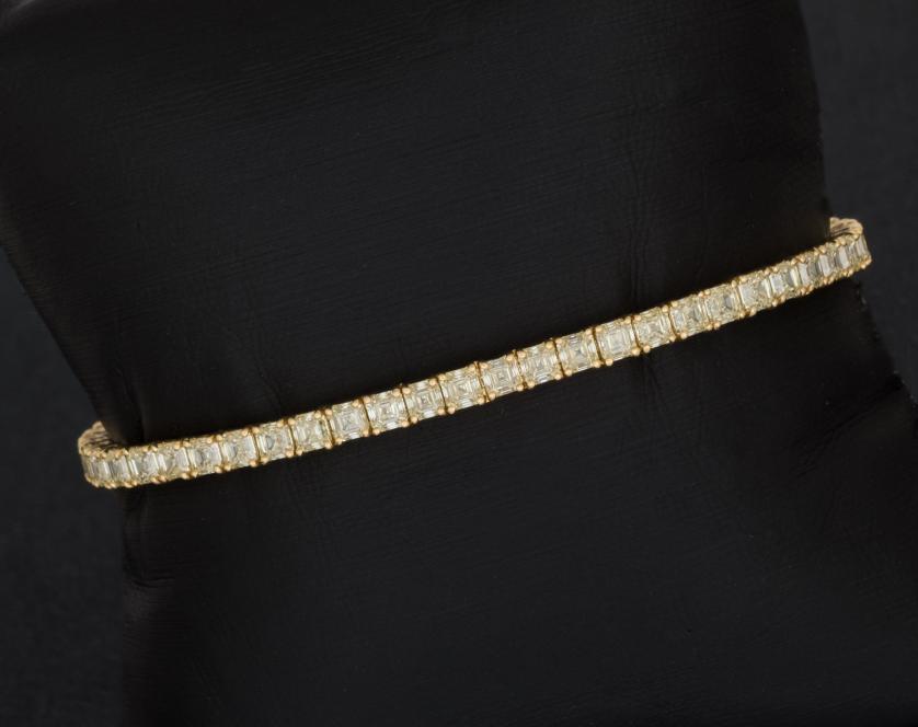 12ct. gold diamond bracelet