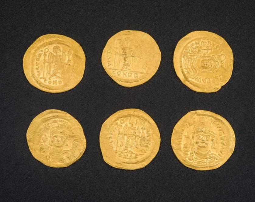 Lote de doce monedas bizantinas de oro