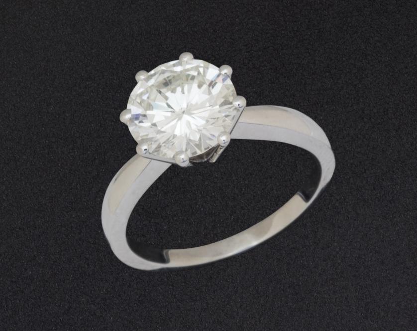 Diamond ring 2.51 cts. J VVS1