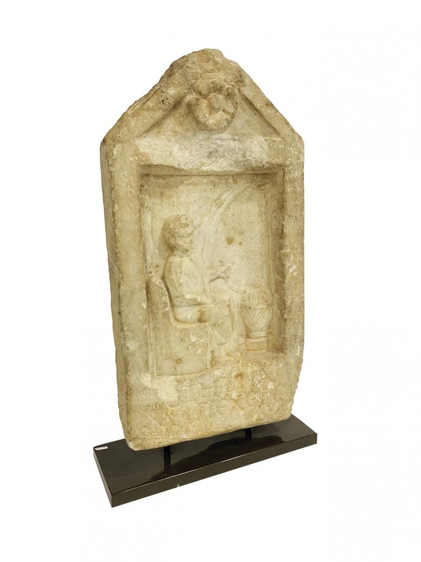 Estela romana de mármol