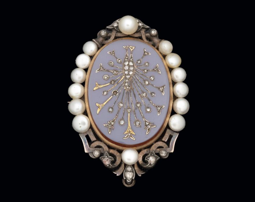 Broche de antiguo de oro con perlas y diamantes