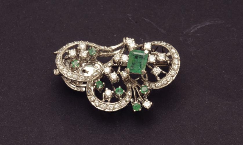 Gold brooch with emeralds and diamonds