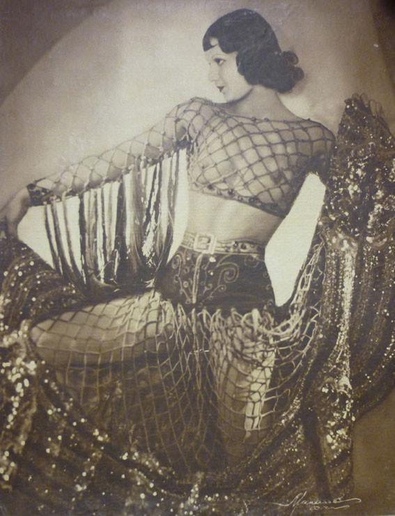 Erotic photographic reproductions. 20s