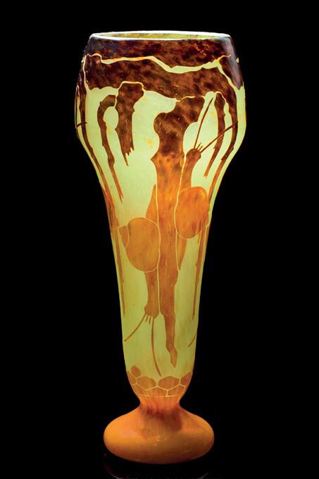 Jarrón en vidrio marrón y naranja, h. 1920