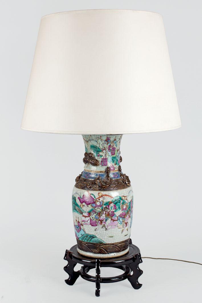 Jarrón de porcelana china adaptado a lámpara
