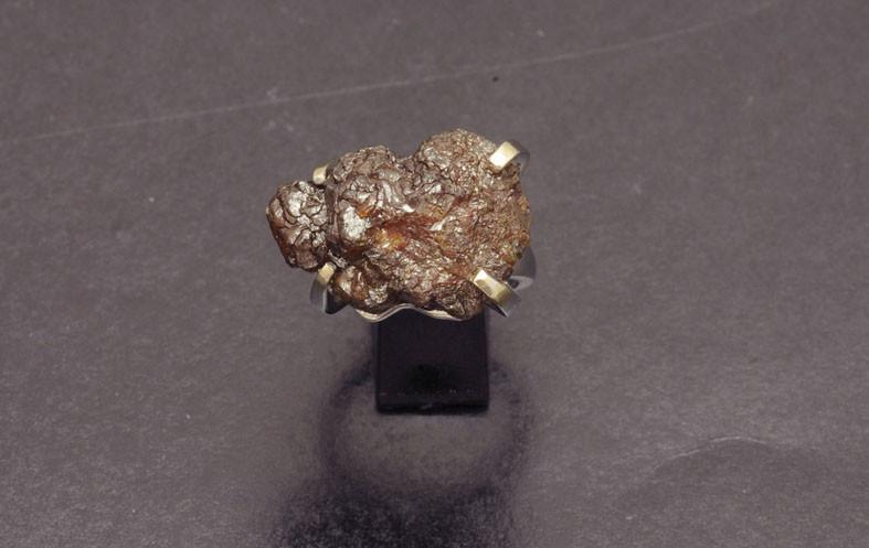 Ring with rough diamond of 34 cts.