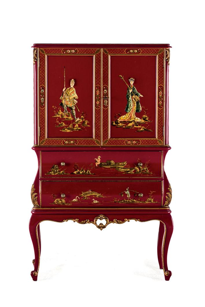 A Chinese-style cabinet bar
