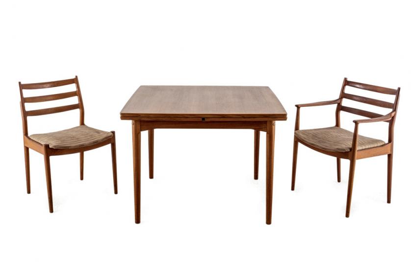 Mesa, dos butacas y cuatro sillas. Dinamarca