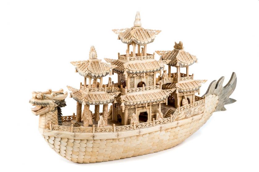 Barco chino de hueso