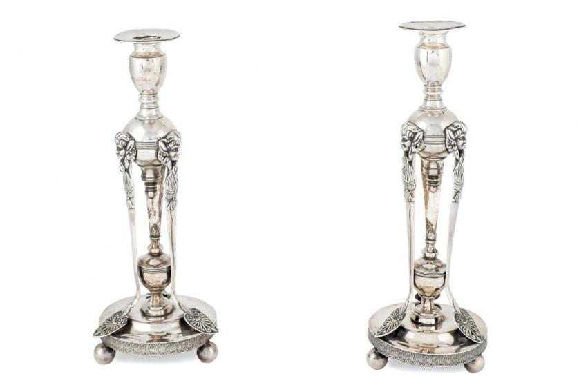Pareja de candeleros españoles en plata, S. XIX