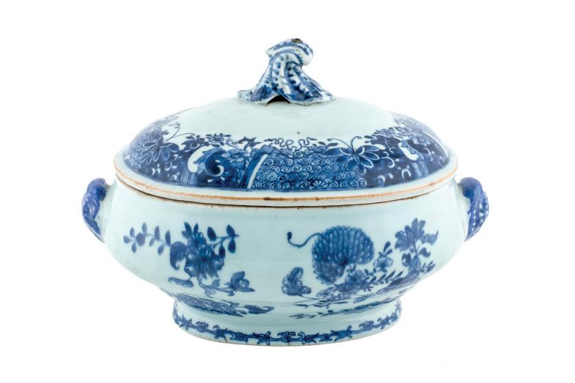 Sopera en porcelana china azul y blanca, h. 1785