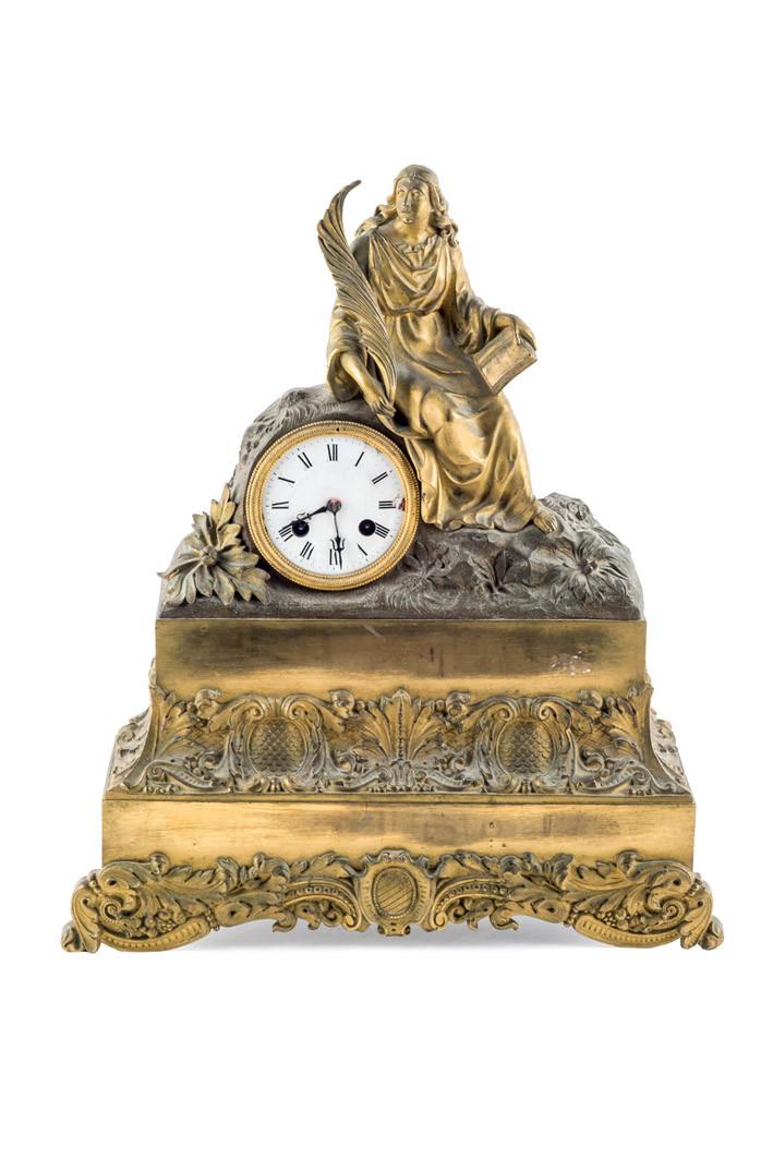 Reloj de sobremesa de bronce dorado