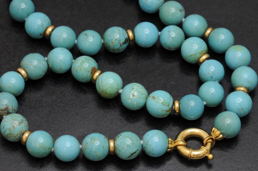 Turquoise beads necklace