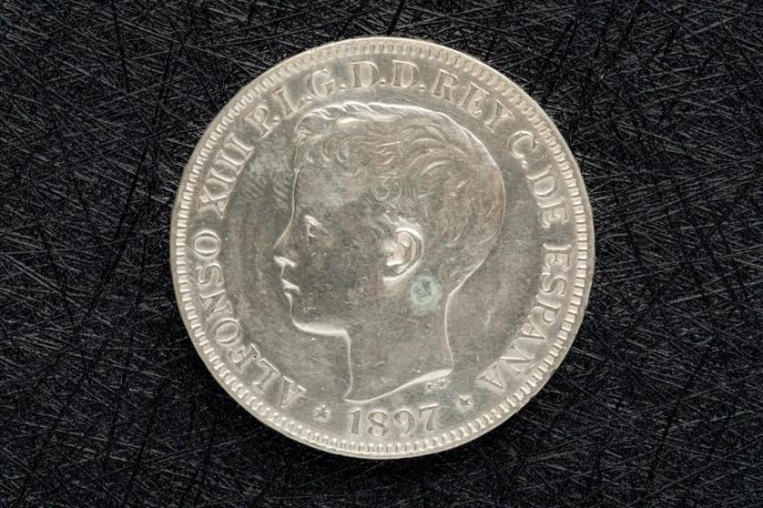Un peso Alfonso XIII, 1897. Filipinas. Muy rara