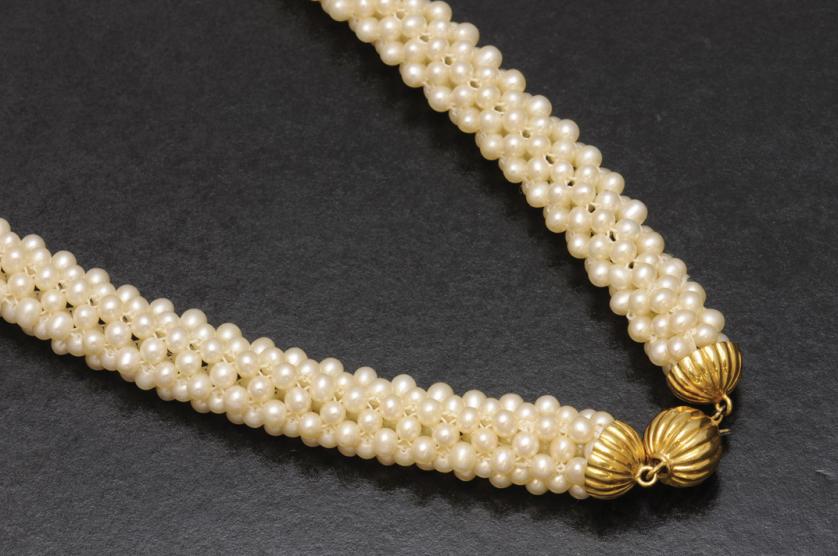 River pearl gold necklace