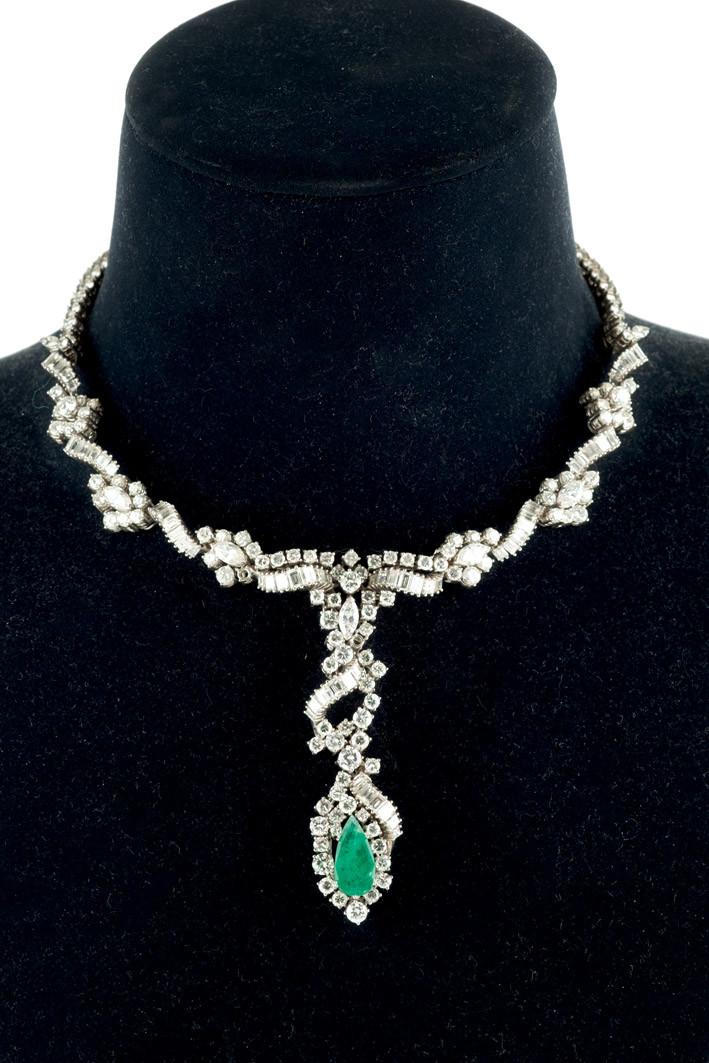 Gran collar de diamantes y esmeralda