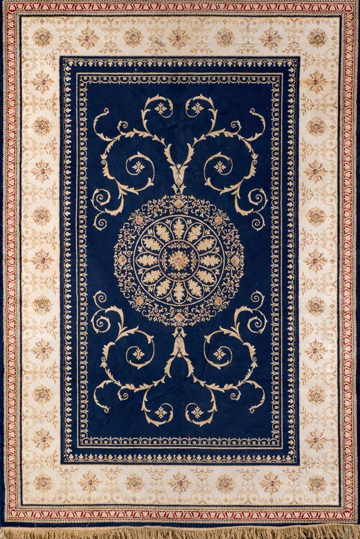 Spanish wool rug Carlos IV style