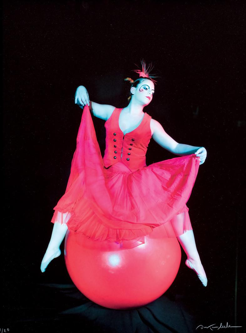 Ouka Lele. Dancer with a red ball