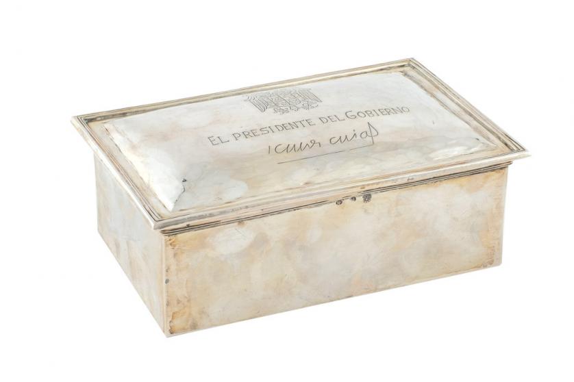 Caja tabaquera de plata con firma Arias Navarro