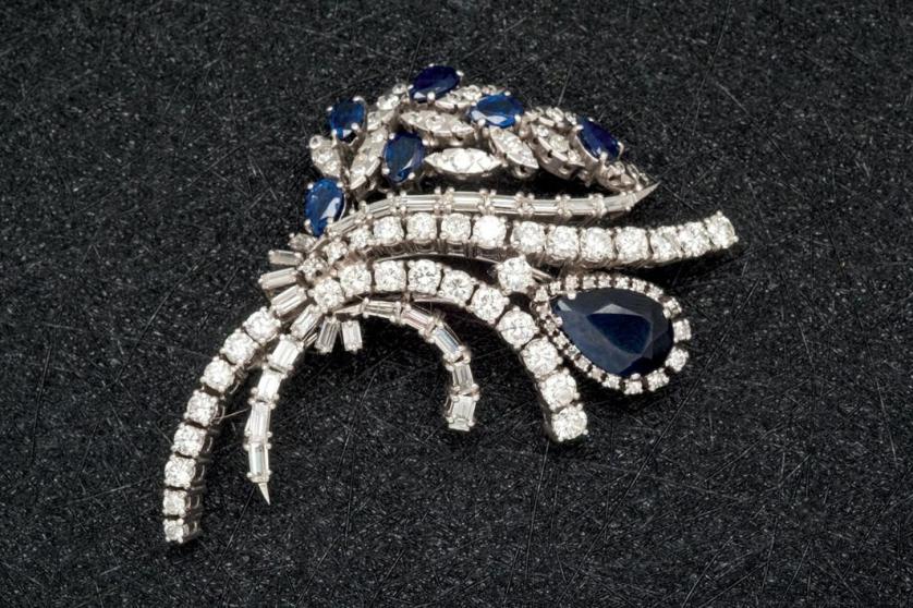 Blue sapphire and diamond brooch