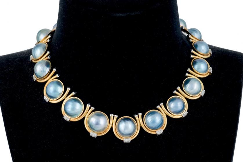 Collar de oro perlas Tahití, zafiros, diamantes