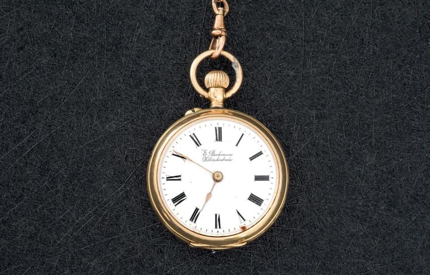 Reloj de bolsillo de viuda con esmaltes