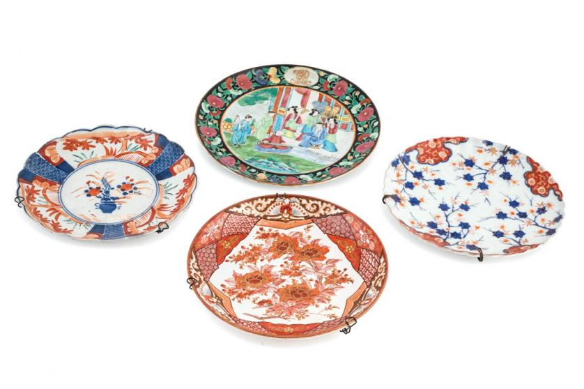 Seven dishes in Imari porcelain
