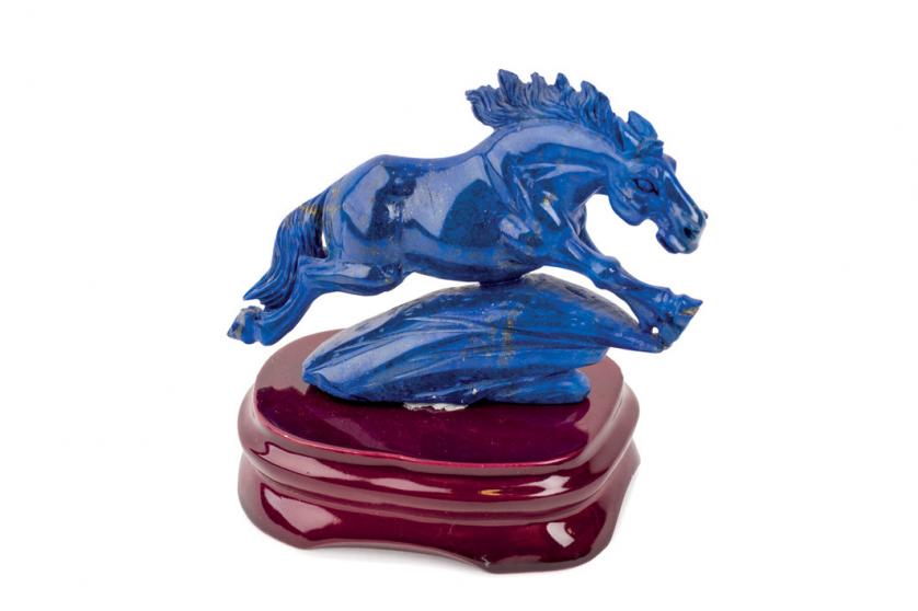 lapis horse carving