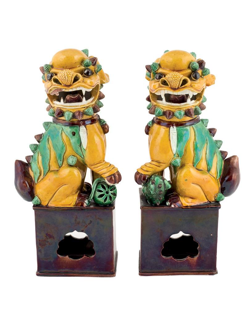 A pair of guardian lions. Chinese, 19-20th C.