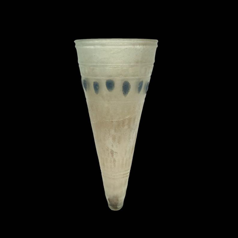 Vaso o lámpara cónica romana de vidrio, 300-400
