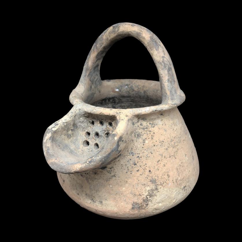Jarra de cerámica cananea con boquilla, 1550-120C