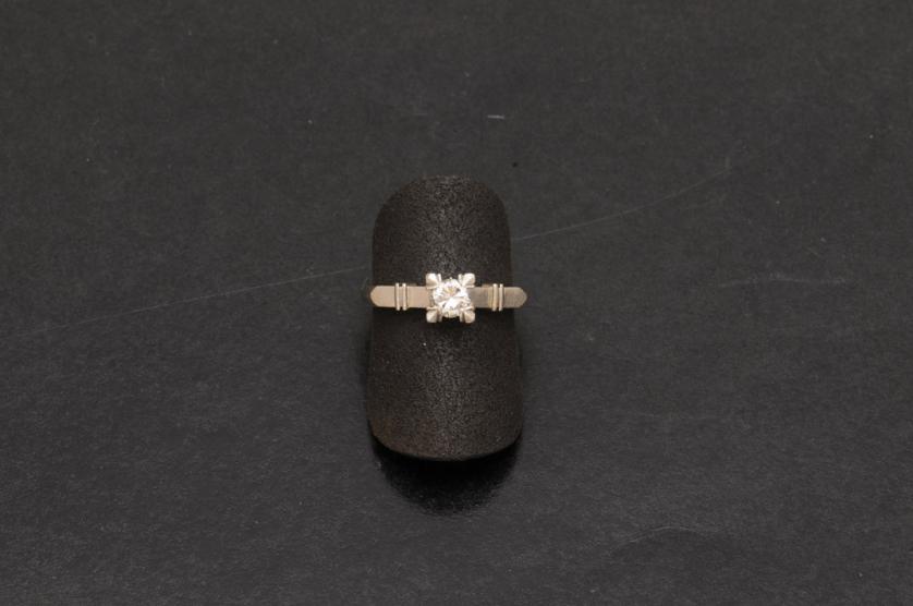 0.25 cts diamond ring