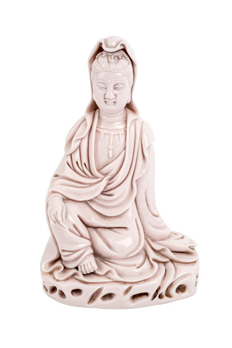 Bodhisattva Kuan Yin en porcelana de Dehua. S. XX