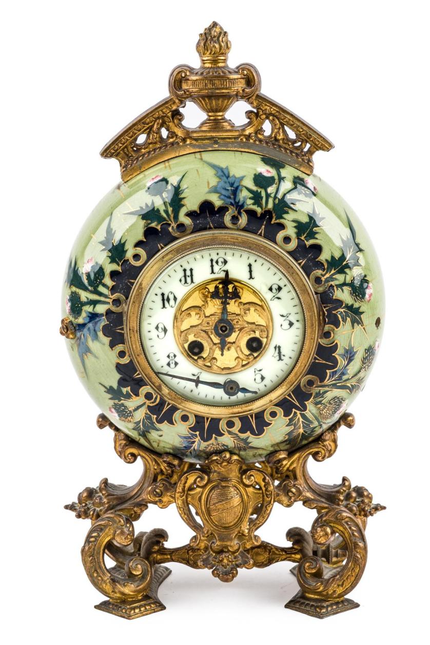 Reloj de porcelana y bronce cardos. Circa 1900