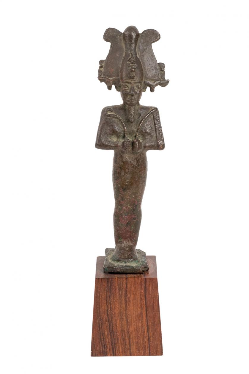 Gran estatua de Osiris en bronce